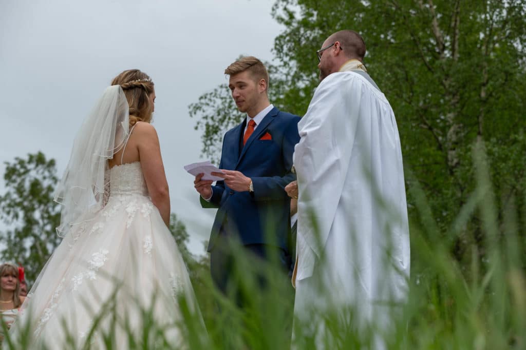 Laura & Marcus bröllop på Björkögården i Roslagen 1 juni 2019